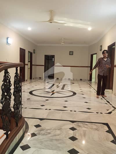 ڈی ایچ اے فیز 6 ڈی ایچ اے ڈیفینس,کراچی میں 5 کمروں کا 1 کنال مکان 4.5 لاکھ میں کرایہ پر دستیاب ہے۔ ڈی ایچ اے فیز 6 ڈی ایچ اے ڈیفینس,کراچی میں 5 کمروں کا 1 کنال مکان 4.5 لاکھ میں کرایہ پر دستیاب ہے۔