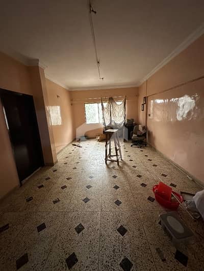 Flat Available For Rent ( Opposte To Bait Ul Mukkarram Masjid )