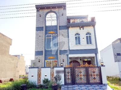 Facing Park 5 Marla House For Sale In Lahore