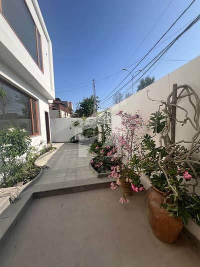 500 Square Yard House Available For Sale At DHA Phase 8 500 Square Yard House Available For Sale At DHA Phase 8