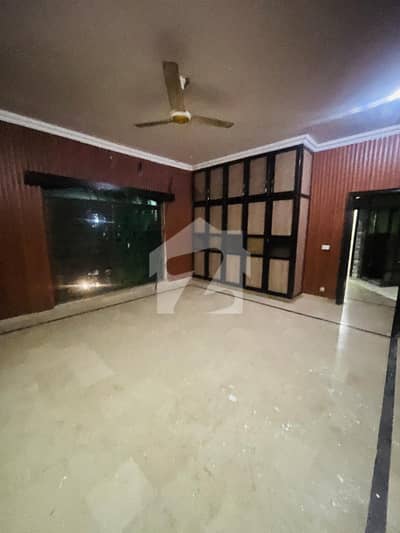 1 Kanal Upper Portion For Rent With 3 Bedroom's Near Ucp University & Shaukat Khanam Chowk