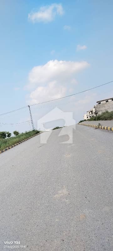 F14 Plot For Sale size 40*80 Top location