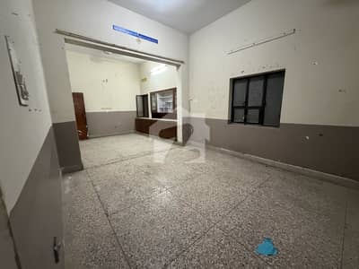 سیٹیلائیٹ ٹاؤن راولپنڈی میں 8 مرلہ Studio عمارت 3.0 لاکھ میں کرایہ پر دستیاب ہے۔