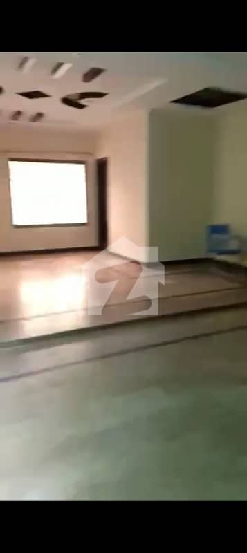 بھوربن مری میں 10 کمروں کا 7 مرلہ مکان 4.5 کروڑ میں برائے فروخت۔
