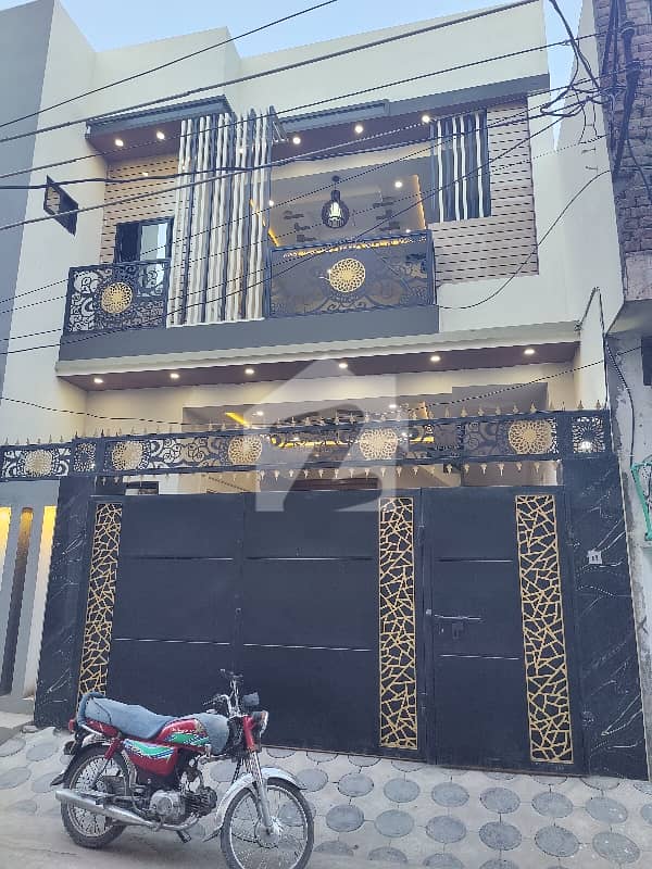 شاہ رُکنِ عالم کالونی ملتان میں 5 کمروں کا 5 مرلہ مکان 1.65 کروڑ میں برائے فروخت۔ شاہ رُکنِ عالم کالونی ملتان میں 5 کمروں کا 5 مرلہ مکان 1.65 کروڑ میں برائے فروخت۔