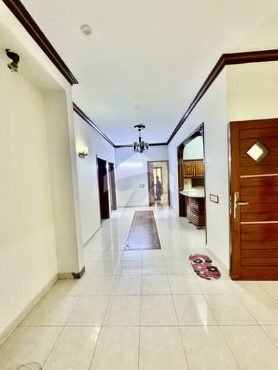 1st And Penthouse Available For Rent In Prime Location