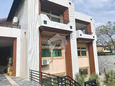 ایف ۔ 11 اسلام آباد میں 7 کمروں کا 2 کنال مکان 13.0 لاکھ میں کرایہ پر دستیاب ہے۔