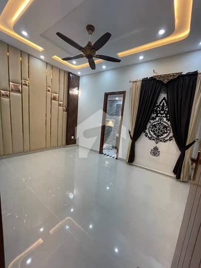 10 MARLA BRAND NEW LUXUARY FULL HOUSE FOR RENT IN TALHA BLOCK BAHRIA TOWN LAHORE
