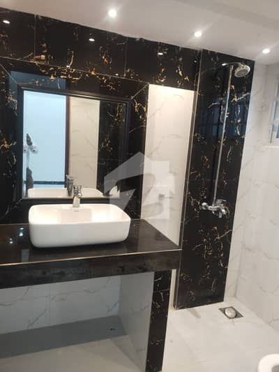 10 MARLA BRAND NEW LUXUARY UPPER PORTION FOR RENT IN JANIPER BLOCK BAHRIA TOWN LAHORE