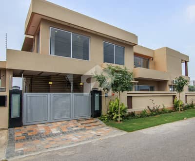 SYED BROTHERS OFFERS KANAL ELEGANT BUNGALOW FOR SALE /BASEMENT HALL, ALL FACILITIES