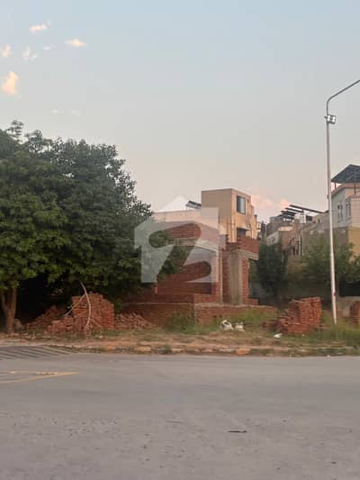 ڈی ایچ اے فیز 1 - سیکٹر ایف ڈی ایچ اے ڈیفینس فیز 1,ڈی ایچ اے ڈیفینس,اسلام آباد میں 1 کنال رہائشی پلاٹ 7.0 کروڑ میں برائے فروخت۔