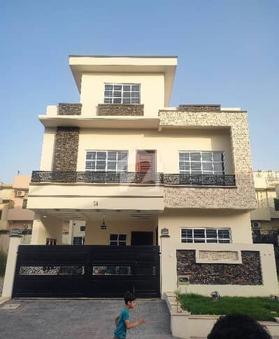 30x60 Beautifull House For Sale In G-13