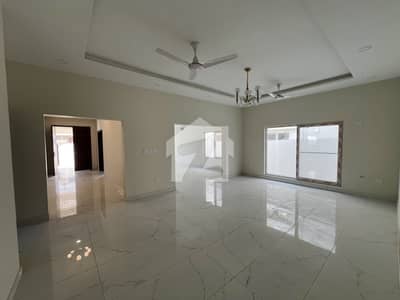 CORNER 500 SQUARE YARDS VILLA FOR SALE IN FALCON LUXURY LIVING!