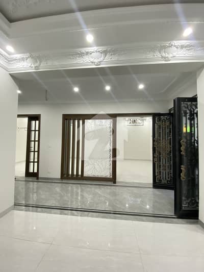 Brand New Luxury Corner Open Basemnt For Rent