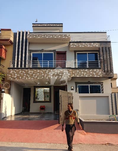 30x60 Beautifull House For Sale In G-13