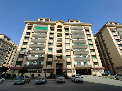 Spacious 10 Marla 3 Bed Flat On 7th Floor With Beautiful View For Sale In Askari 11, Lahore