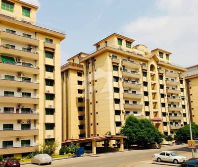 10 MARLA 3 BEDROOMS APARTMENT AVAILABLE FOR SALE