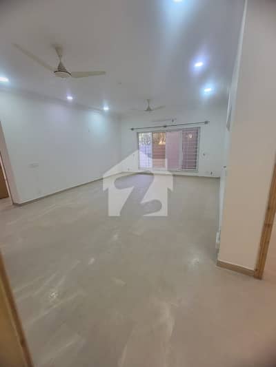 1 Kanal Beautiful House Lower Ground Portion Available For Rent Near To Family Park