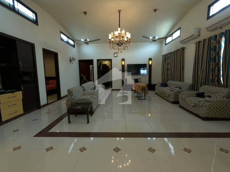 500 Yards Slightly Use Bungalow For Sale 500 Yards Slightly Use Bungalow For Sale