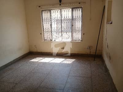 G-10/3 Size 500 Marble Flooring Upper Portion 3 Beds 3 Bath DD Lounges S. Gate Rent 125000 Real Pic
