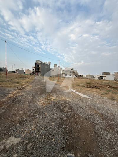 135 Sqyd High Tension Facing Plot For Sale In Saadi Garden