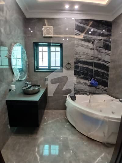 Like Brand New 10 Marla Upper Portion for Rent Bahria Town Lahore