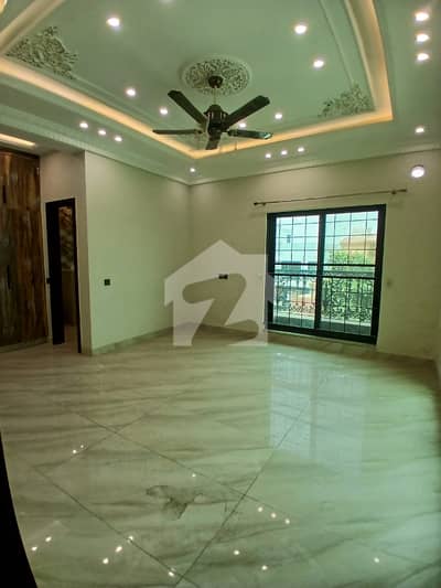 Like Brand New 10 Marla Upper Portion for Rent Bahria Town Lahore