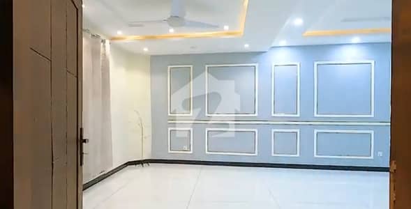 House Is Available For Sale In SAMANABAD Lahore