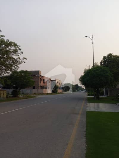 ڈی ایچ اے فیز 8 - بلاک زیڈ 3 ڈی ایچ اے فیز 8,ڈی ایچ اے ڈیفینس,لاہور میں 10 مرلہ رہائشی پلاٹ 1.65 کروڑ میں برائے فروخت۔ ڈی ایچ اے فیز 8 - بلاک زیڈ 3 ڈی ایچ اے فیز 8,ڈی ایچ اے ڈیفینس,لاہور میں 10 مرلہ رہائشی پلاٹ 1.65 کروڑ میں برائے فروخت۔