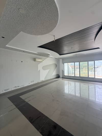 Ultra-Luxury Penthouse | Ideal for Residential & Commercial Use