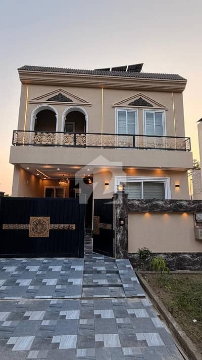 Facing Park House Of 5 Marla In Royal Palm City - Block G For Sale