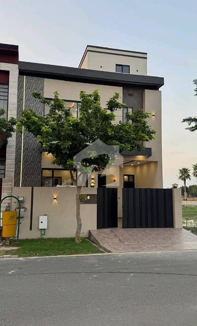 Facing Park House For sale In Beautiful Royal Palm City