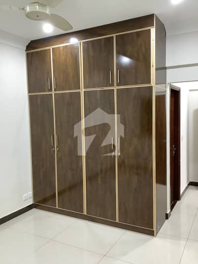 3 bed dd with lift car parking and Servent room flat for sale in big bukhari commercial . 3 bed dd with lift car parking and Servent room flat for sale in big bukhari commercial .