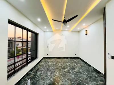 10 Marla Upper Portion Available for Rent with solad