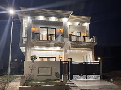 5 Marla short corner house available for sale