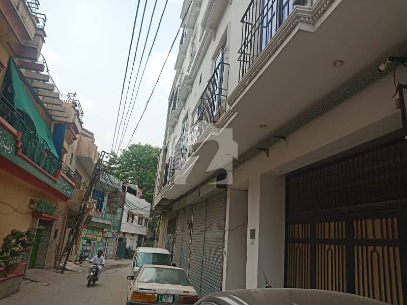 اچھرہ لاہور میں 3 کمروں کا 3 مرلہ فلیٹ 80.0 لاکھ میں برائے فروخت۔ اچھرہ لاہور میں 3 کمروں کا 3 مرلہ فلیٹ 80.0 لاکھ میں برائے فروخت۔