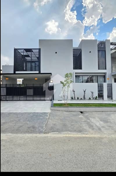 Beautiful Designer House For Sale In Multi Garden B-17