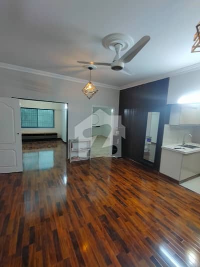 FLAT FOR RENT PHASE 6 Small Bukhari Commercial 2 BED DD 1RD FLOOR