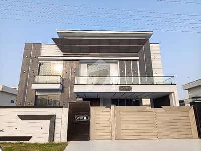 گارڈن ٹاؤن فیز 3 گارڈن ٹاؤن,گوجرانوالہ میں 6 کمروں کا 1 کنال مکان 10.25 کروڑ میں برائے فروخت۔ گارڈن ٹاؤن فیز 3 گارڈن ٹاؤن,گوجرانوالہ میں 6 کمروں کا 1 کنال مکان 10.25 کروڑ میں برائے فروخت۔