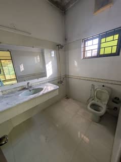 Get A 600 Square Yards Upper Portion For Rent In F-11