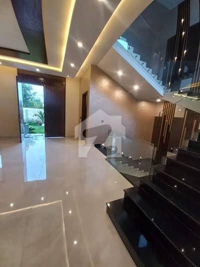 1000 YARDS PRIME LOCATION CORNER 90 100 HOUSE SALE PHASE 6 DHA