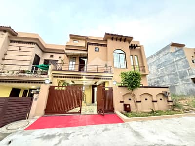 بحریہ ٹاؤن فیز 8 بحریہ ٹاؤن راولپنڈی,راولپنڈی میں 5 کمروں کا 7 مرلہ مکان 2.5 کروڑ میں برائے فروخت۔ بحریہ ٹاؤن فیز 8 بحریہ ٹاؤن راولپنڈی,راولپنڈی میں 5 کمروں کا 7 مرلہ مکان 2.5 کروڑ میں برائے فروخت۔