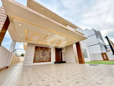 1 KANAL SPACIOUS HOUSE ON PRIME LOCATION