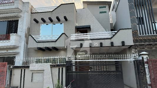 جناح گارڈنز ایف ای سی ایچ ایس,اسلام آباد میں 5 کمروں کا 7 مرلہ مکان 3.2 کروڑ میں برائے فروخت۔ جناح گارڈنز ایف ای سی ایچ ایس,اسلام آباد میں 5 کمروں کا 7 مرلہ مکان 3.2 کروڑ میں برائے فروخت۔