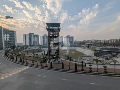10 MARLA 3 BEDROOM FACING PARK APARTMENT AVAILABLE FOR RENT