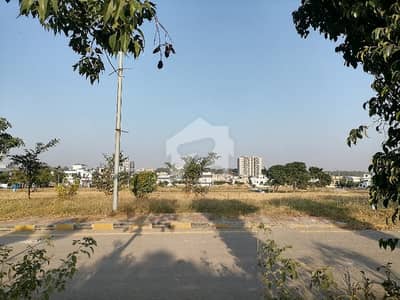 In Top City 1 - Block D 10 Marla Residential Plot For sale