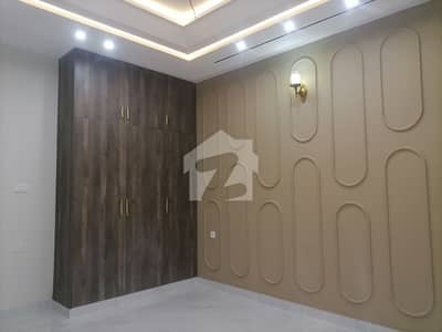 Prime Location House Of 7 Marla In Wapda Town Phase 1 - Block D Is Available