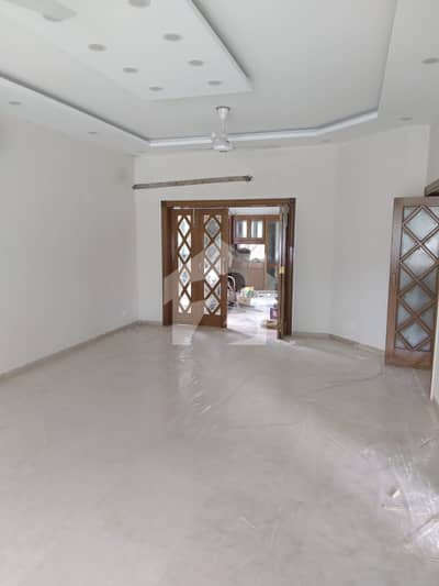 F-6 House Available For Rent. 1 Kanal Full House , Ideal Location