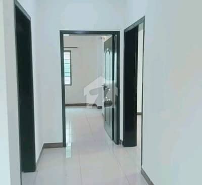 10 Marla Flat For rent In Askari 11 Lahore
