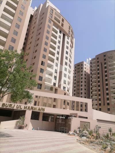 Unoccupied Flat Of 1700 Square Feet Is Available For Sale In University Road